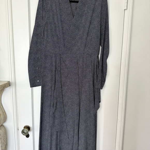 Equipment Navy/White Pattern Dress - Size 10 - Picture 7 of 8